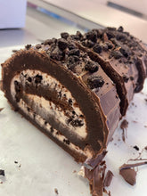 Load image into Gallery viewer, Oreo brownie log slices
