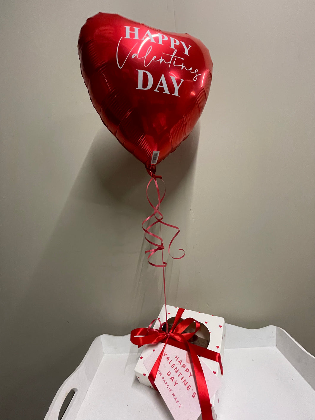 Valentine’s gift balloon & brownie selection box